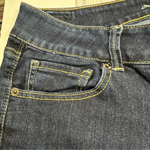 American Eagle women’s 14 artistic crop stretch denim jeans,double button front - Picture 5 of 8